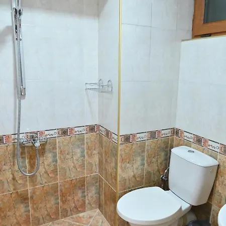 Rothmans-breakfast - Free Parking - Lobby בנסקו