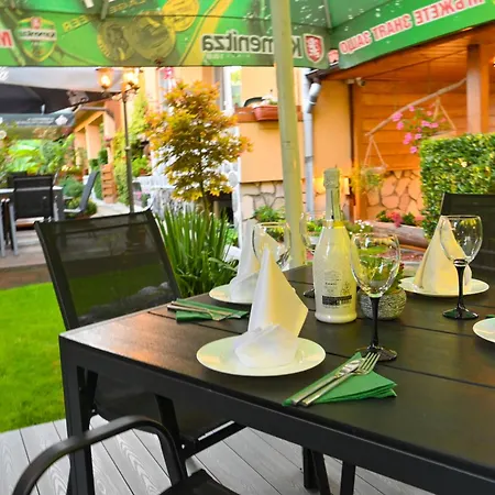 Rothmans-breakfast - Free Parking - Lobby בנסקו