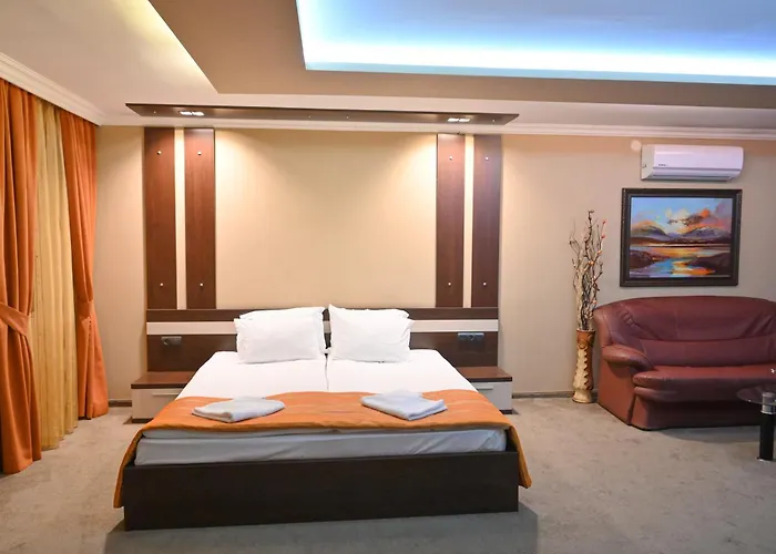 ホテル Rothmans-breakfast - Free Parking - Lobby 3*