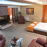 Хотел Rothmans-breakfast - Free Parking - Lobby 3*