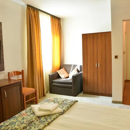 Rothmans Hotel 3*