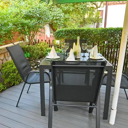 Rothmans-breakfast - Free Parking - Lobby 班斯科