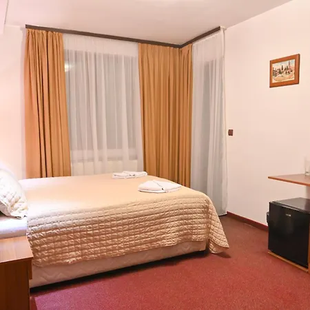 Rothmans-breakfast - Free Parking - Lobby 3* בנסקו