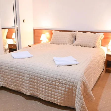 Rothmans-breakfast - Free Parking - Lobby 3* בנסקו