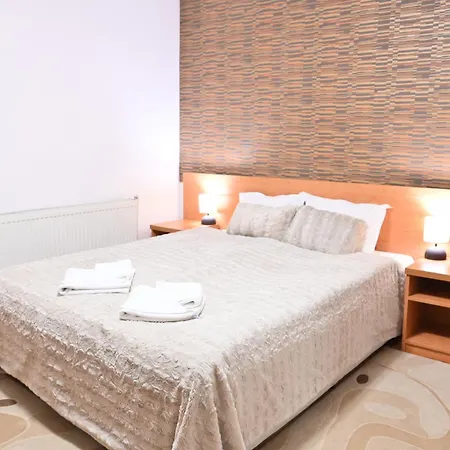 Rothmans-breakfast - Free Parking - Lobby Hotel