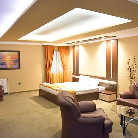 Rothmans-breakfast - Free Parking - Lobby