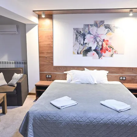 Rothmans-breakfast - Free Parking - Lobby Hotel