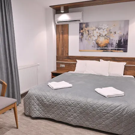 Rothmans-breakfast - Free Parking - Lobby Hotel