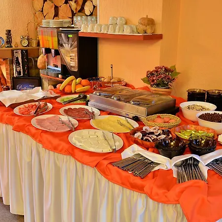 Rothmans-breakfast - Free Parking - Lobby