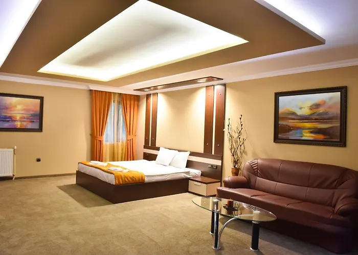 Rothmans-breakfast - Free Parking - Lobby Hotel