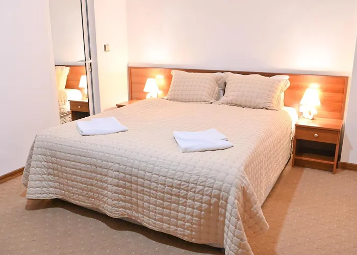 Rothmans-breakfast - Free Parking - Lobby 3* 반스코