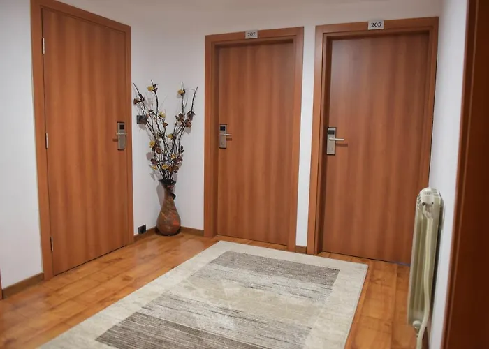 Rothmans-breakfast - Free Parking - Lobby Bansko